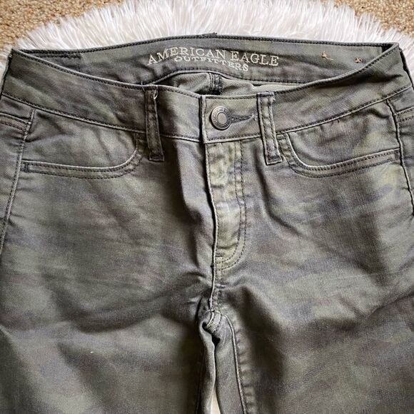 American Eagle Dark Camo Jeans Jegging Stretch Womens Size 2 - Picture 3 of 7